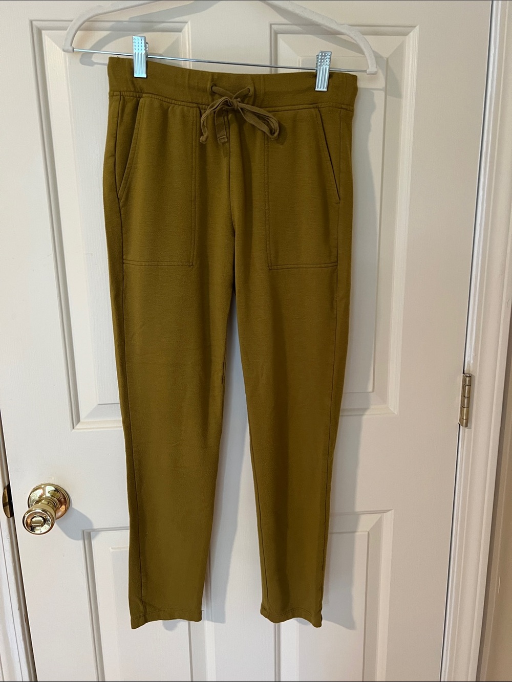 Lou & Grey Womenโs Drawstring Jogger Pants - Olive Green